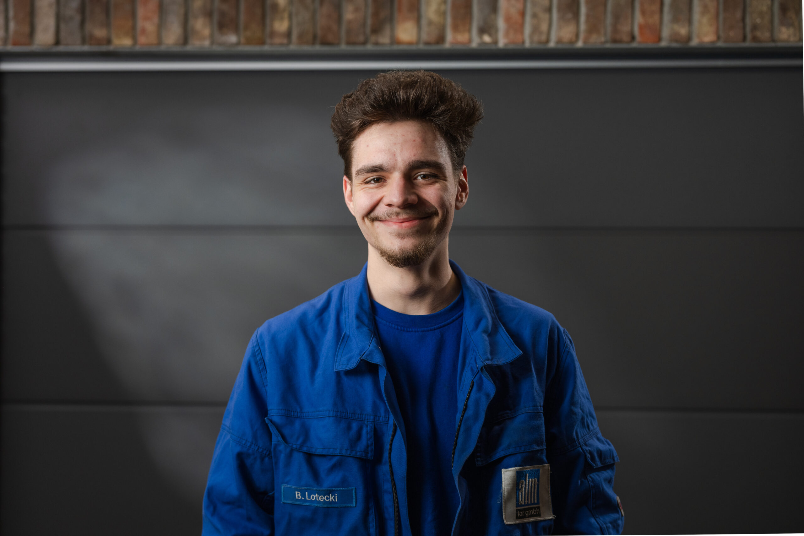 Bruno Lotecki, Auszubildender im Metallbau bei alm-Tor