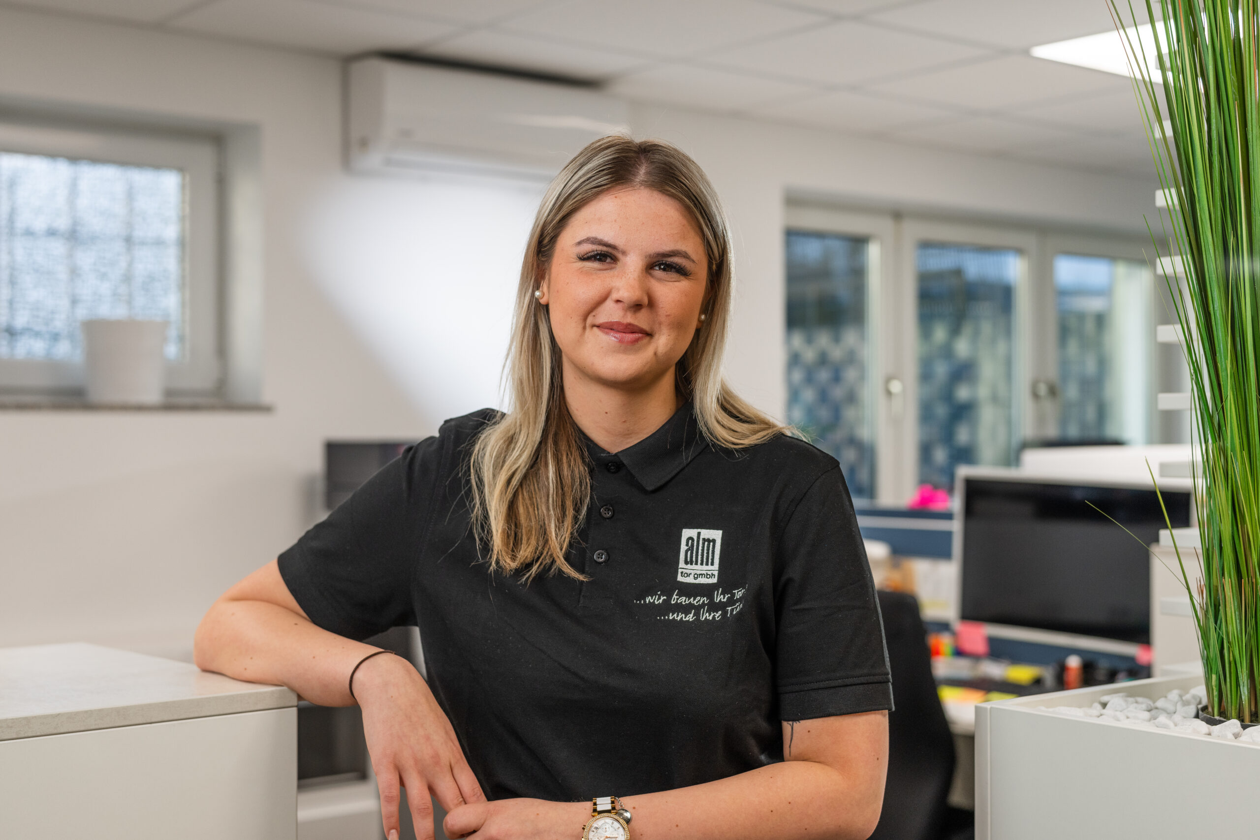 Fabienne Schettler, Auszubildende Kauffrau für Büromanagement bei alm-Tor